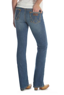 Wrangler - Womens Retro Mae W Pocket Boot Cut Jean -Hey Dude Central P2062830 20727.1630076764