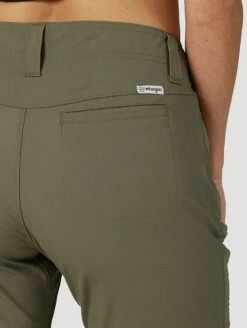 Wrangler Womens ATG FWDS Zip Pocket Shorts -Hey Dude Central P2520060 3 53958.1644335935