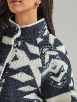 Wrangler Ladies Black And White Sherpa Jacket -Hey Dude Central P2785820 3 07672.1691172765