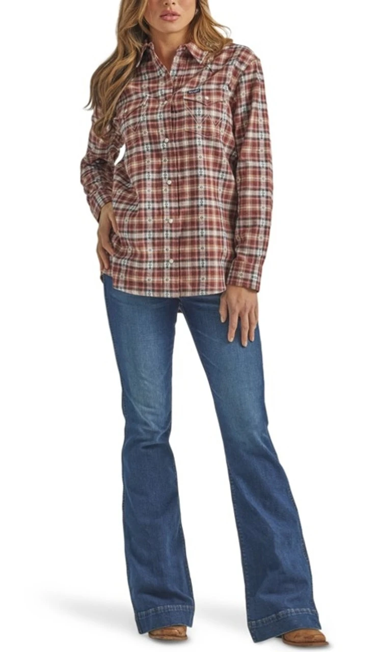 Wrangler Ladies Arganoil Western Boyfriend Shirt 4 Wrangler Ladies Arganoil Western Boyfriend Shirt - Image 2