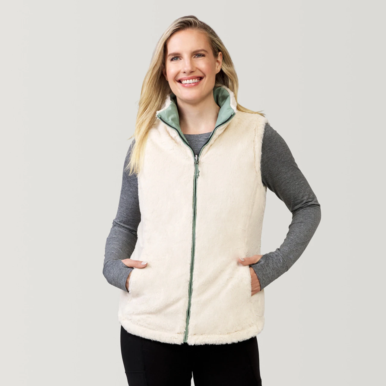 Free Country Women's Cloud Lite Reversible Vest 6 Free Country Women's Cloud Lite Reversible Vest - Image 4