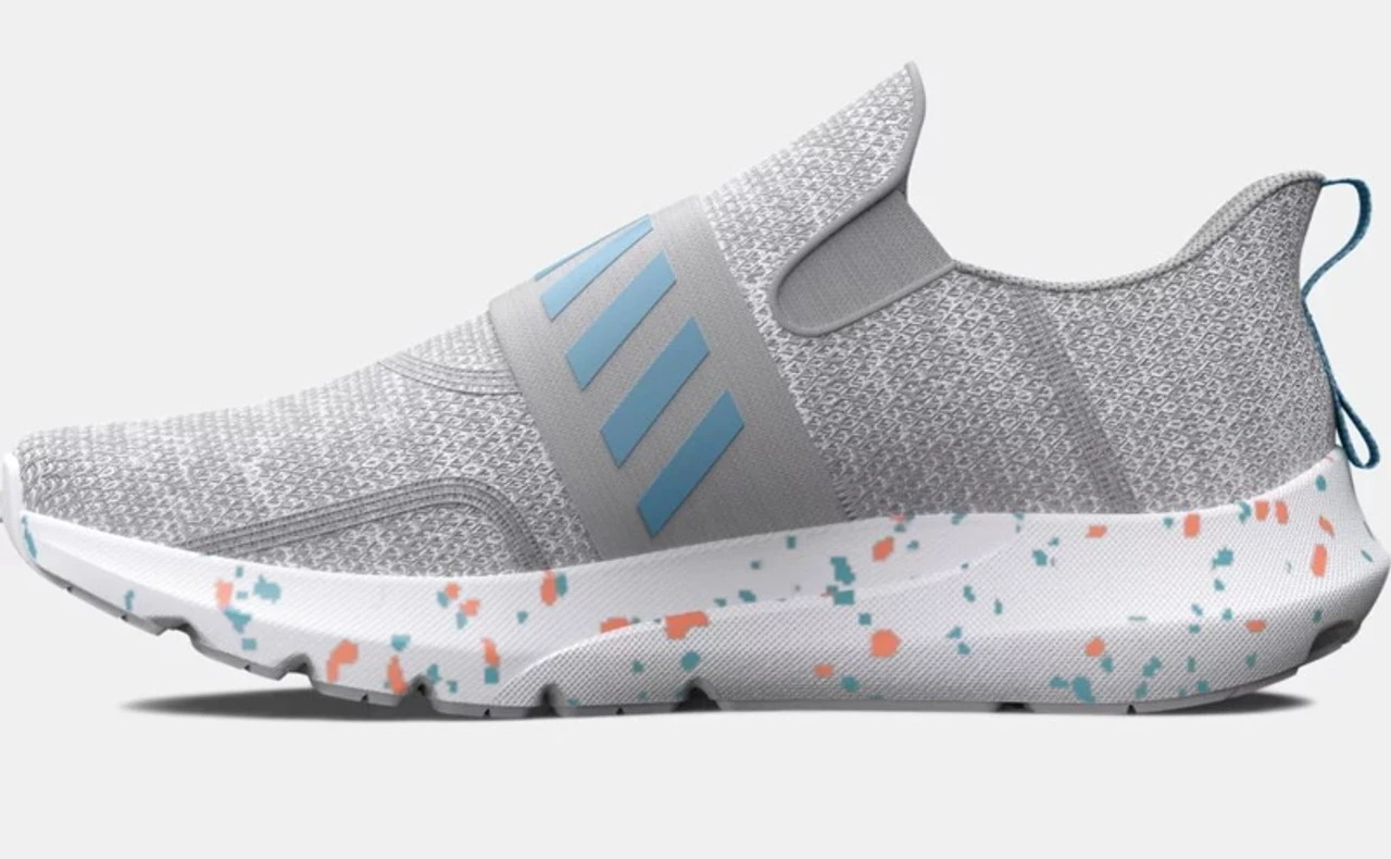 Under Armour Womens Surge 3 Slip Paint Splatter Running Shoes 4 Under Armour Womens Surge 3 Slip Paint Splatter Running Shoes - Image 2